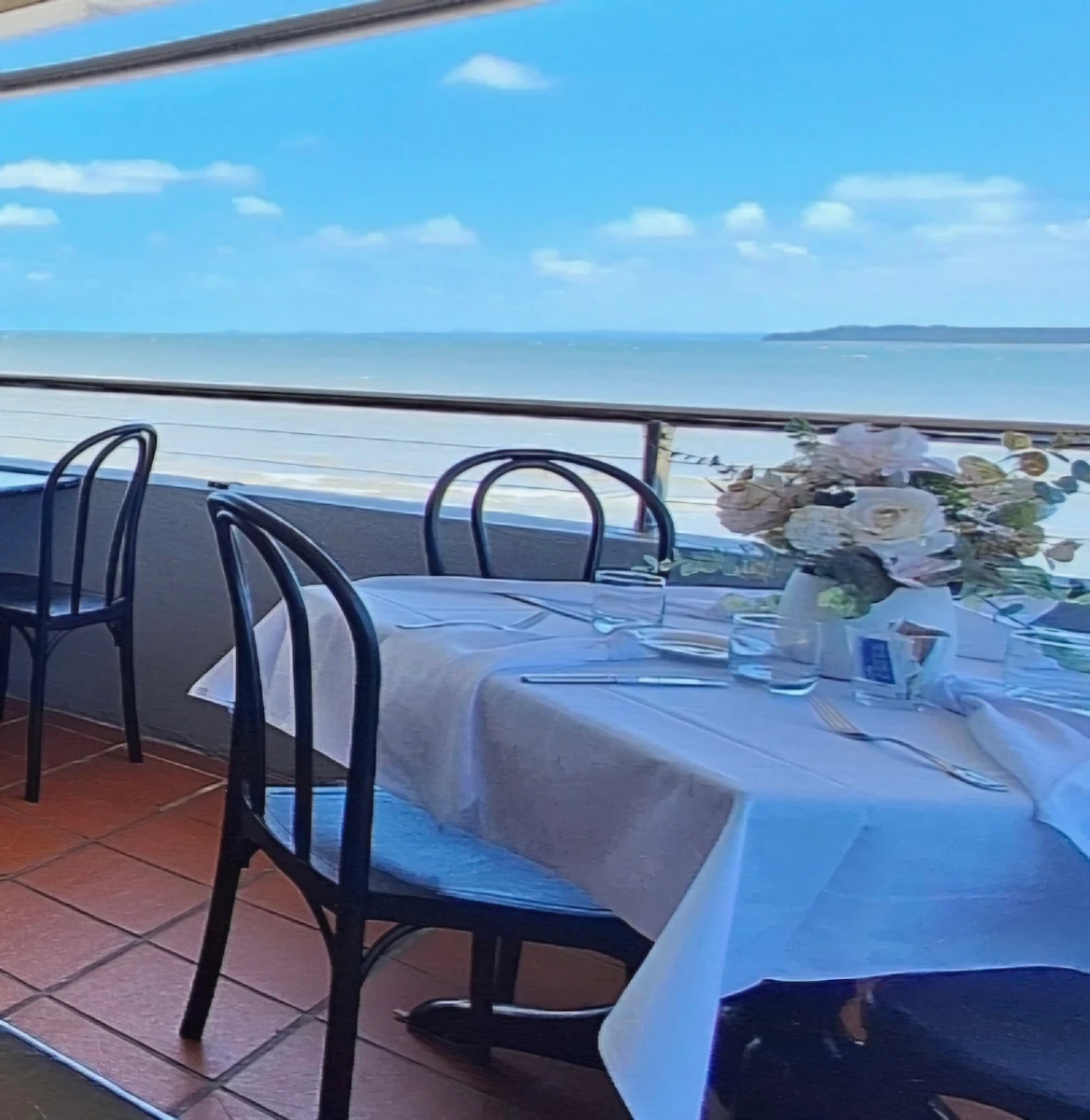 Vibe, Waterfront Restaurant