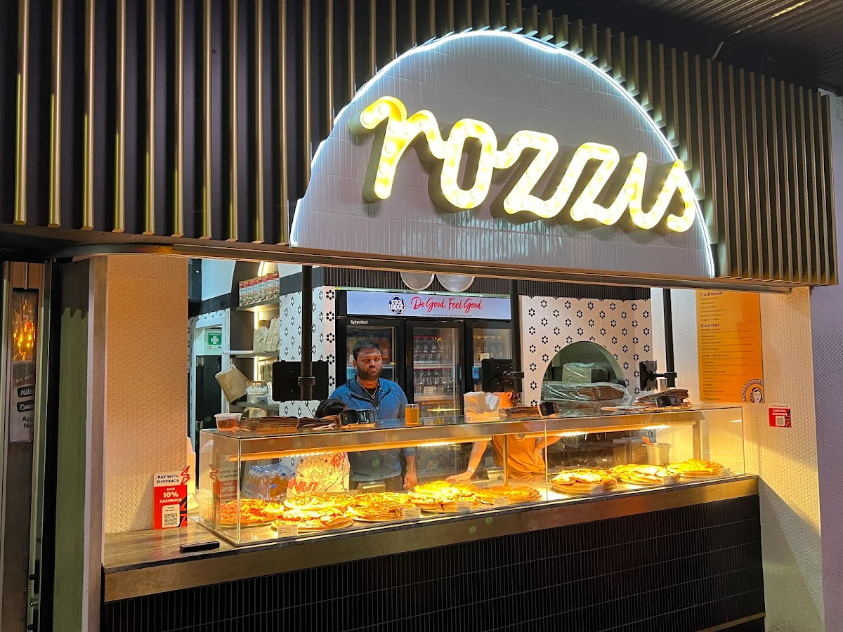 Vibe, Rozzis Elizabeth