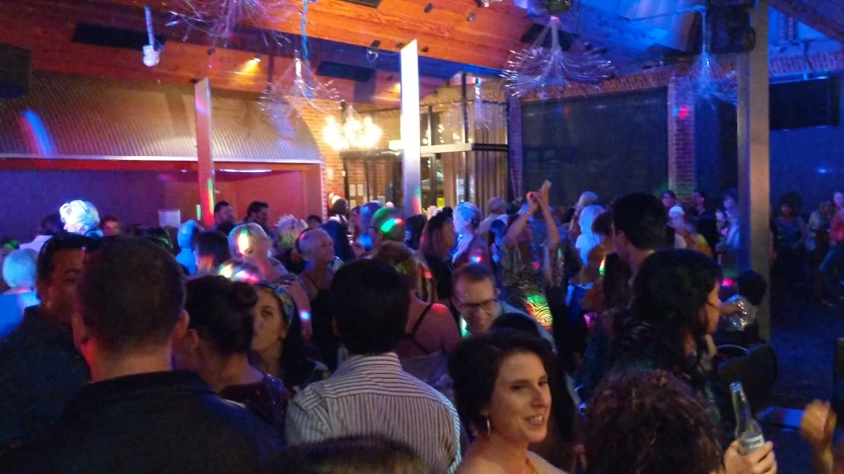 Vibe, Norwood Hotel