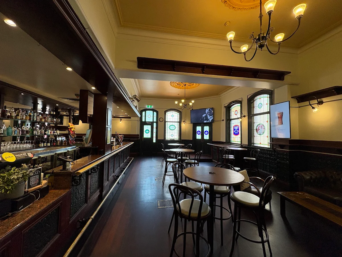 Vibe, Norwood Hotel