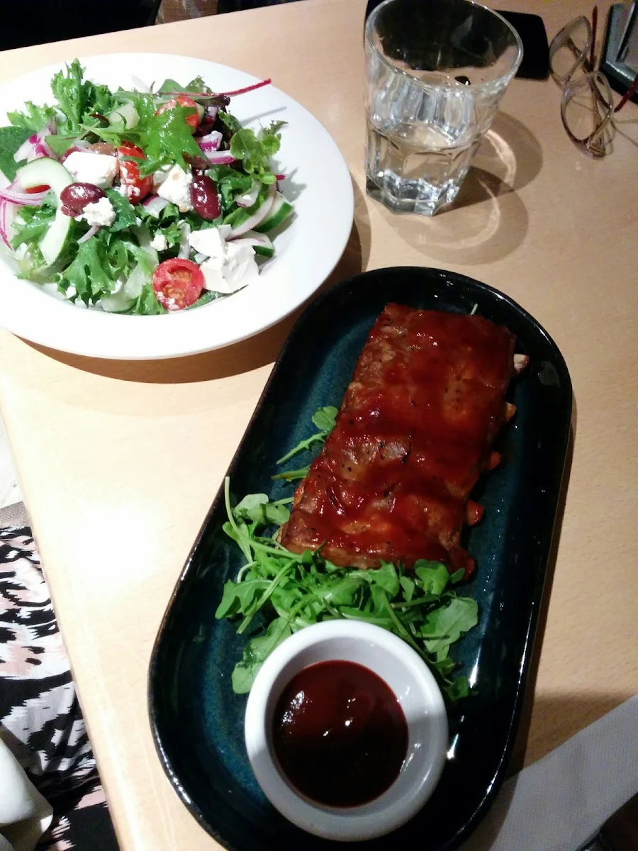 Food & drink, Wharf Tavern
