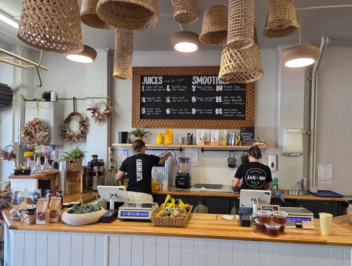 Vibe, jak & Mo Taste Co