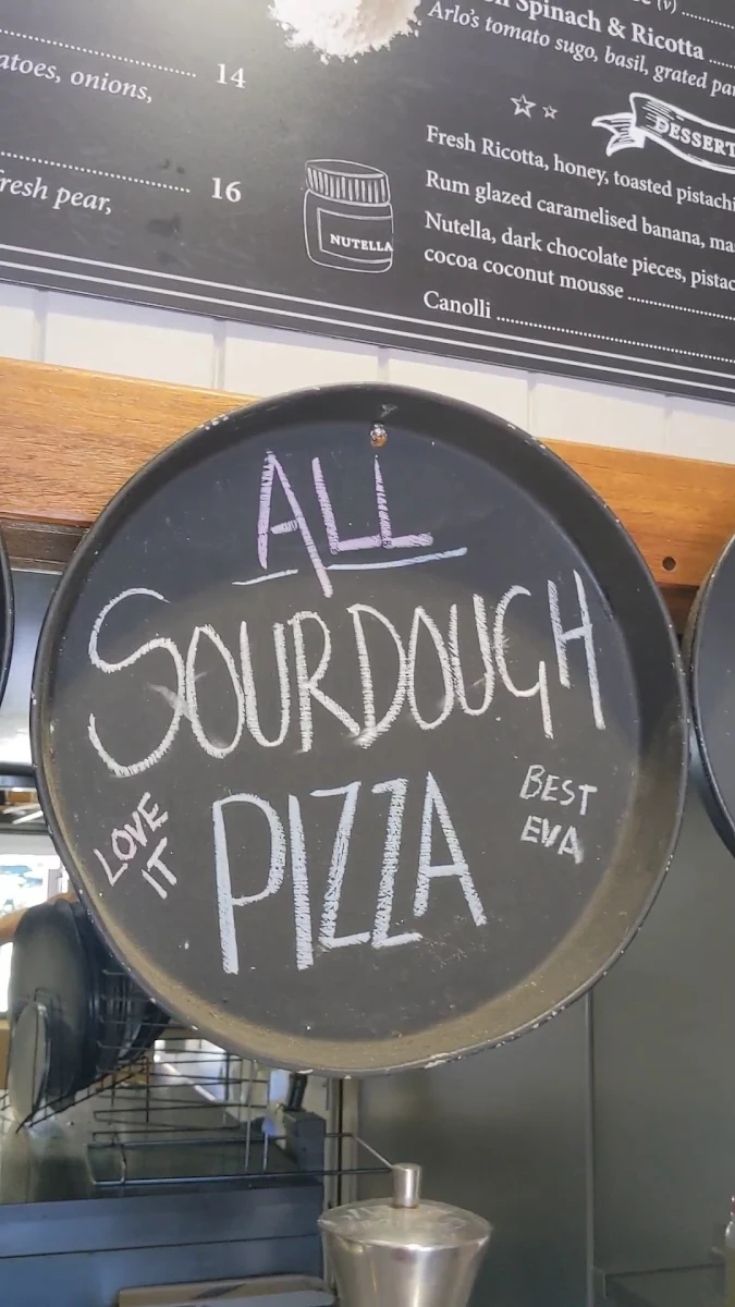 Menu, Arlo's Pizzeria