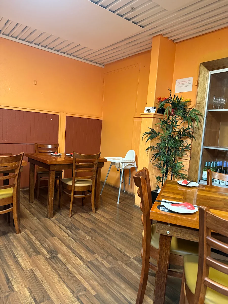 Vibe, Laksa House