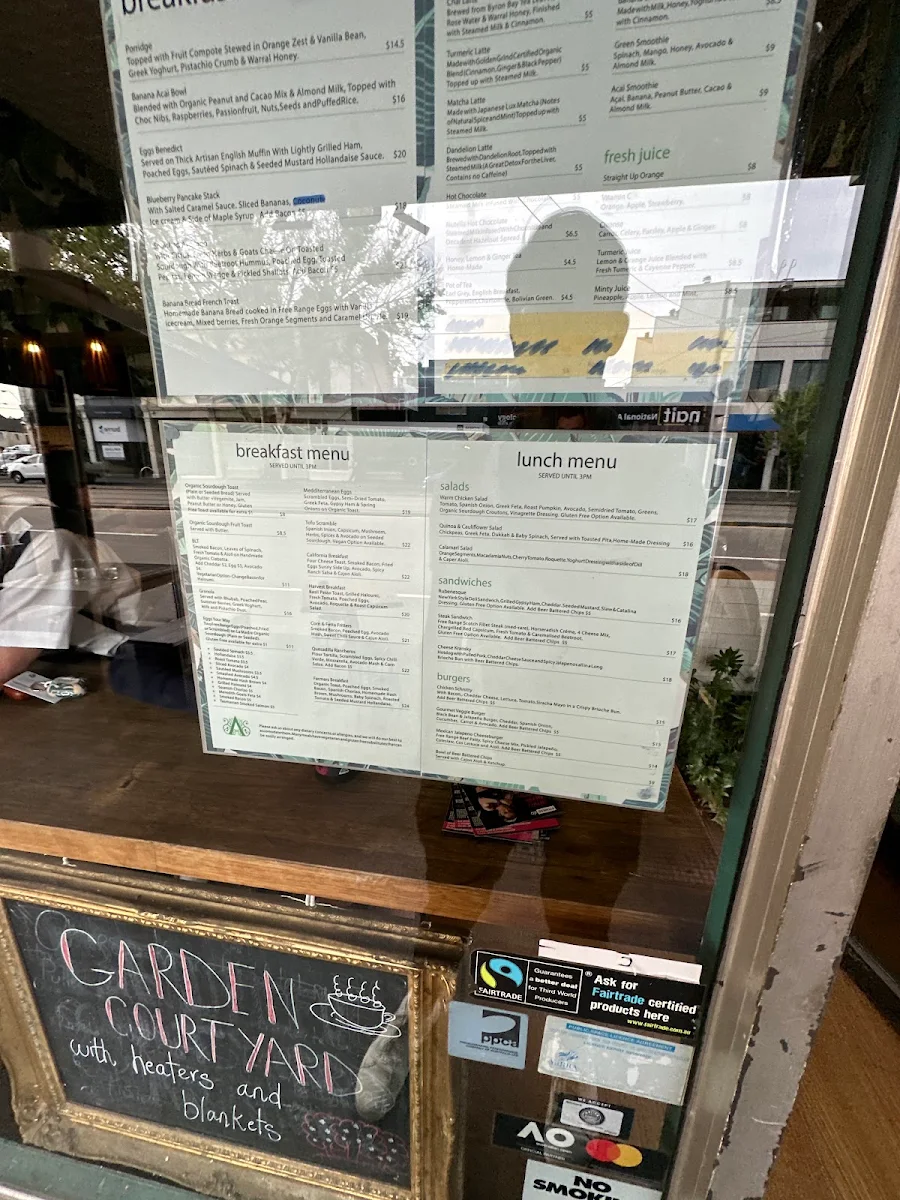 Menu, Cafe Azul