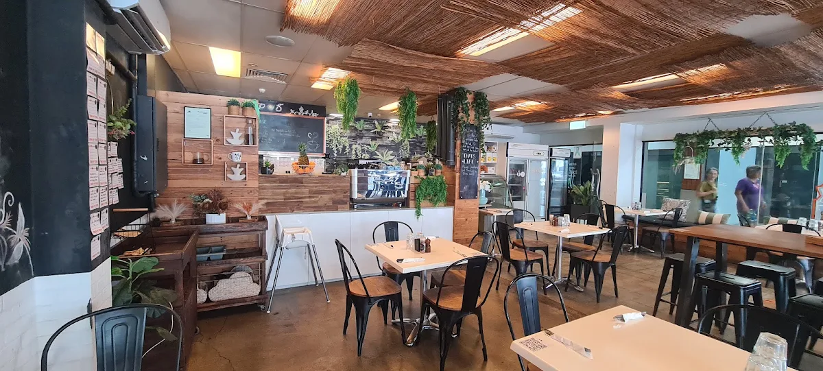 Vibe, Pantry 15