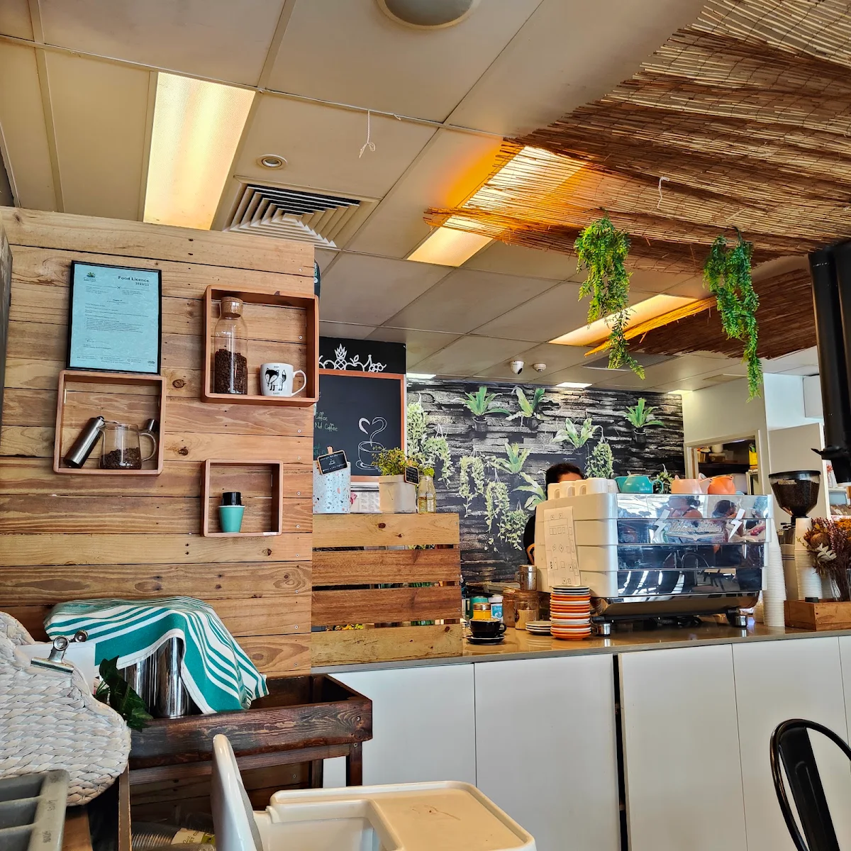 Vibe, Pantry 15
