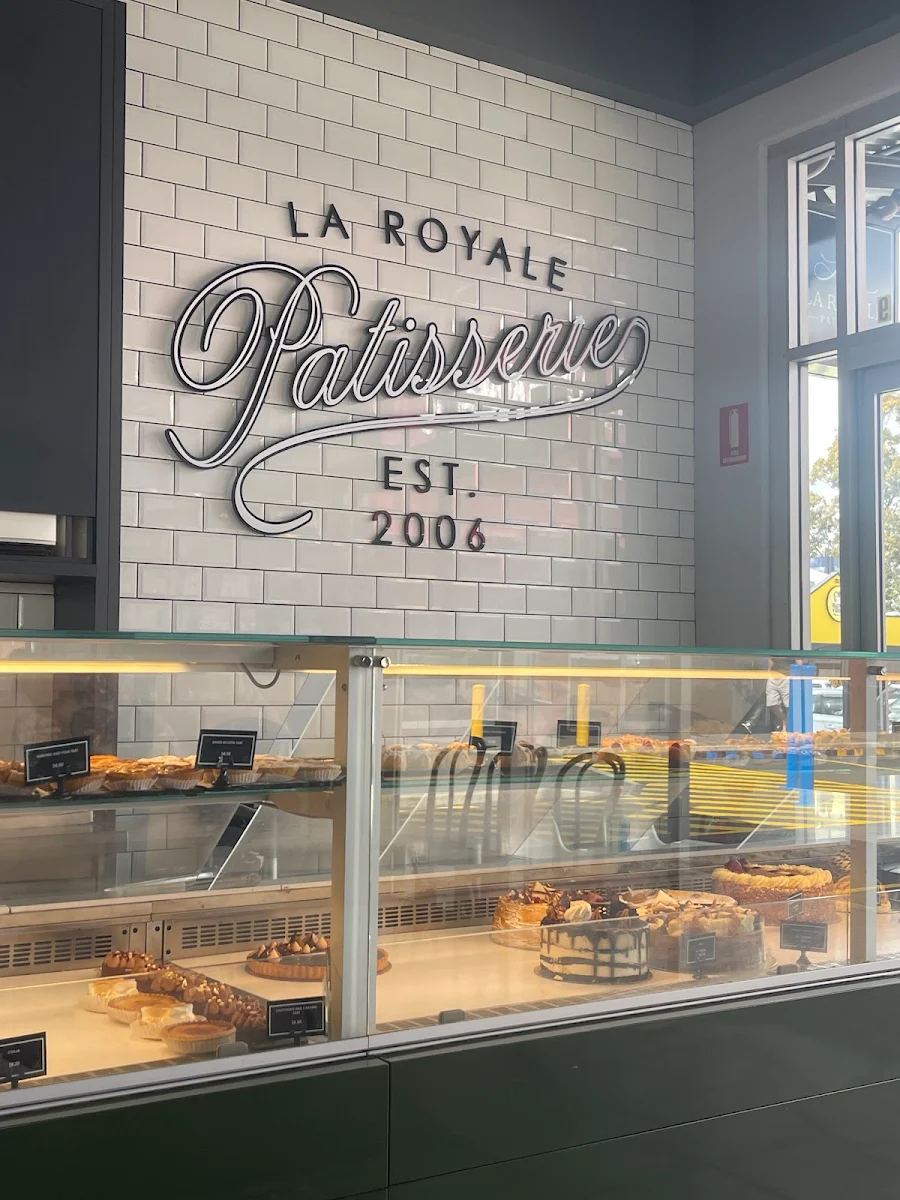 Vibe, La Royale Patisserie