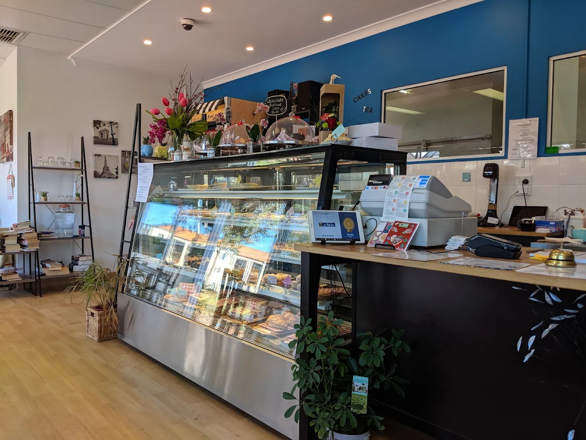 Vibe, Le Papillon Patisserie