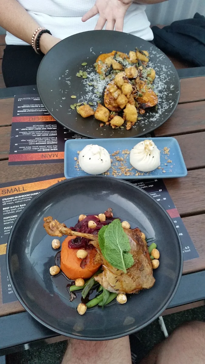 Menu, Birdy Bar