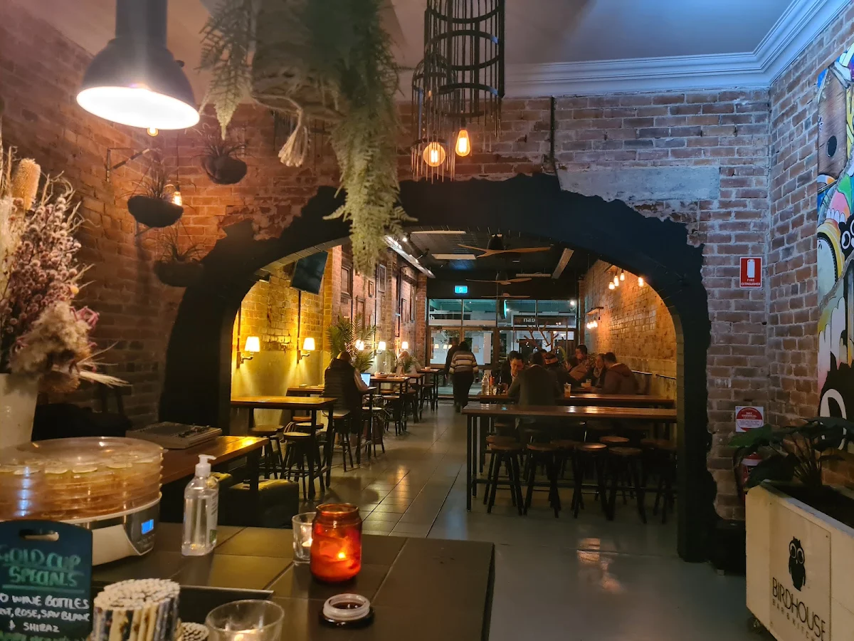 Vibe, Birdy Bar