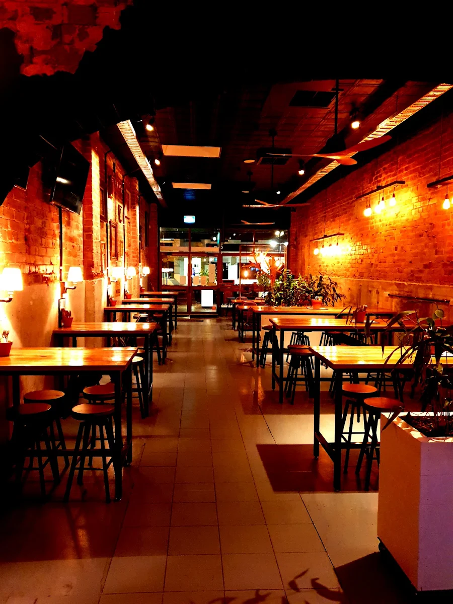 Vibe, Birdy Bar