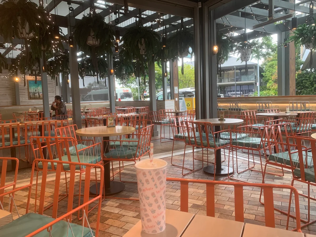 Vibe, Betty's Burgers