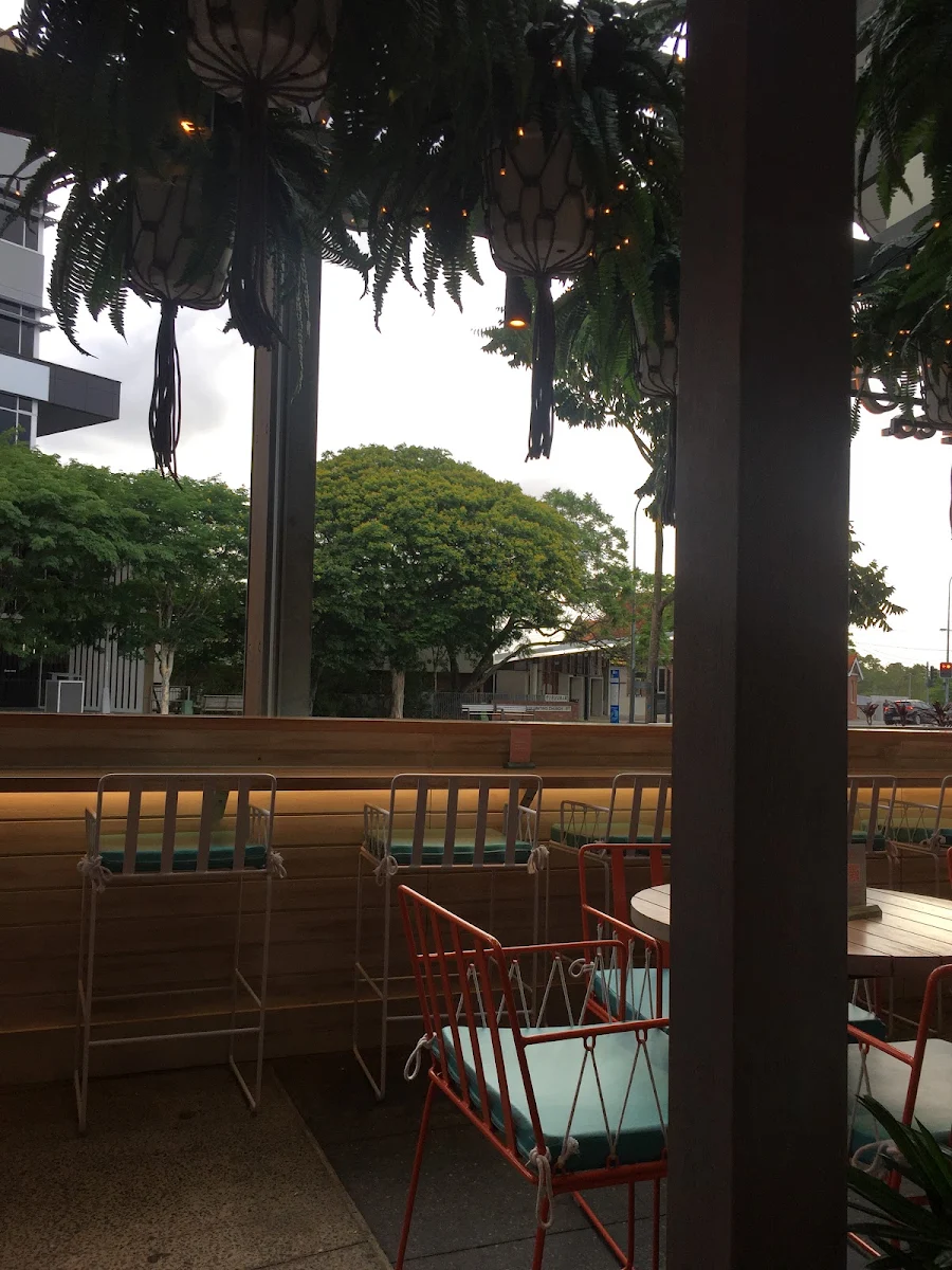 Vibe, Betty's Burgers