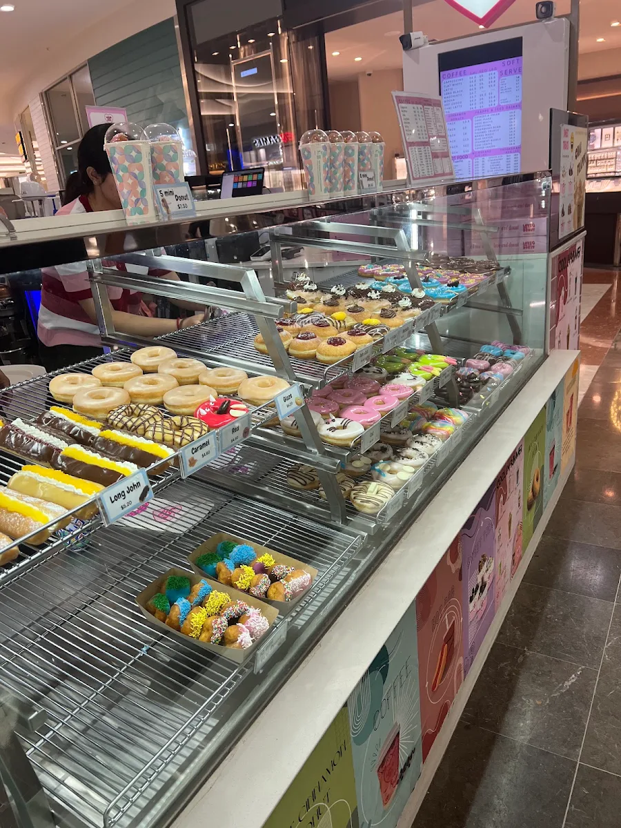 Vibe, Love With Donut