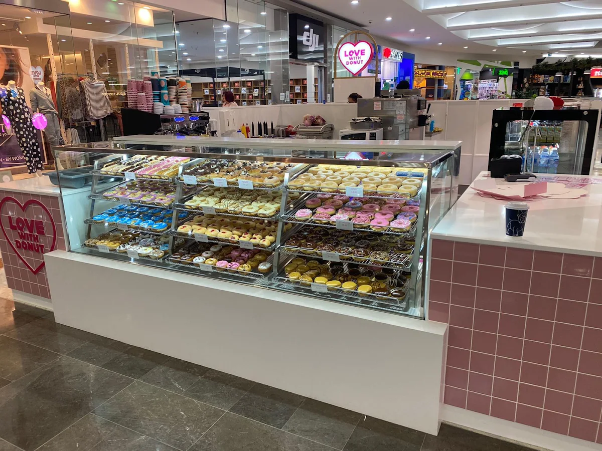 Vibe, Love With Donut