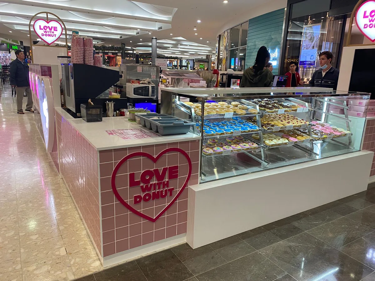 Vibe, Love With Donut