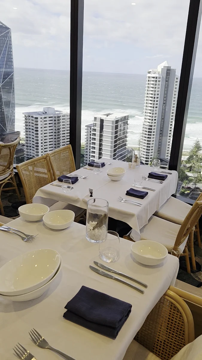 Vibe, Horizon Sky Dining
