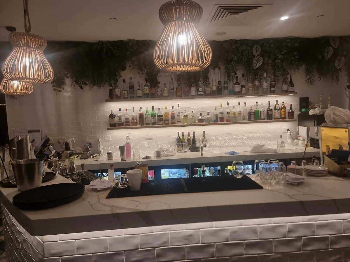 Vibe, Horizon Sky Dining