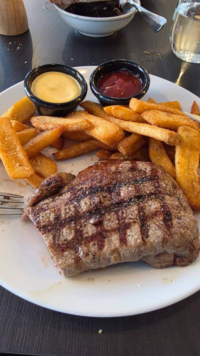 Food & drink, Lennons Restaurant & Bar