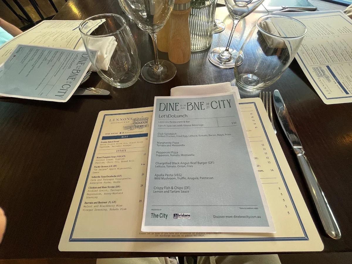 Menu, Lennons Restaurant & Bar