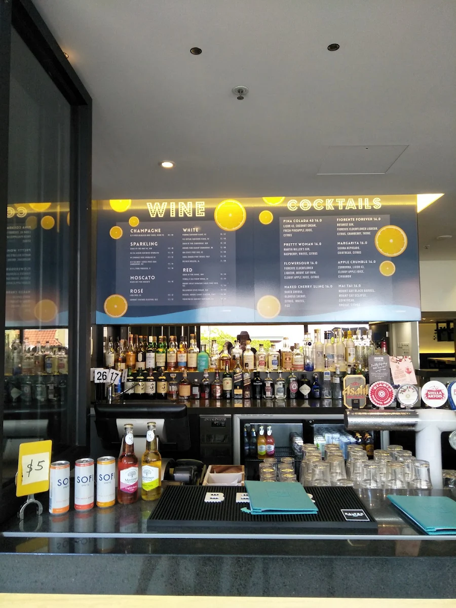 Vibe, Lennons Restaurant & Bar