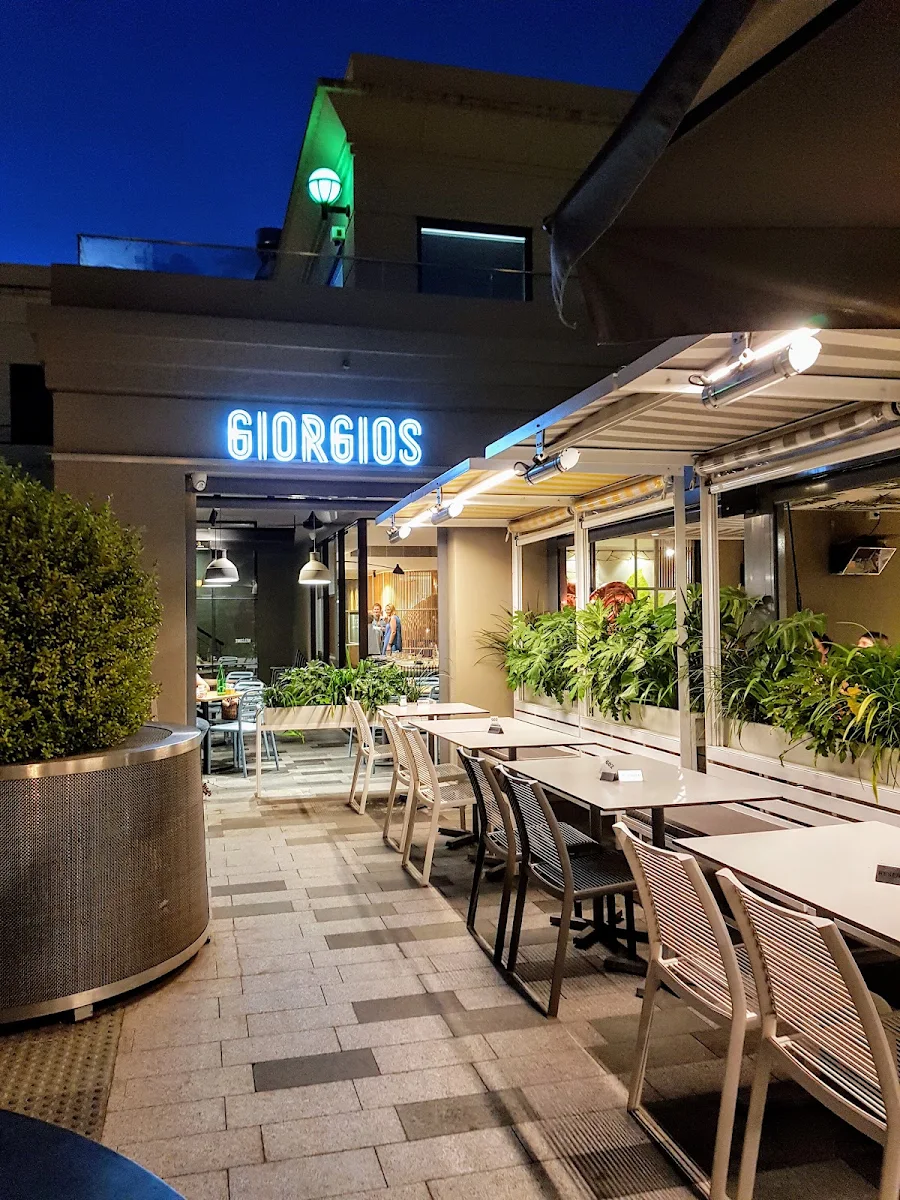 Vibe, Giorgios Restaurant