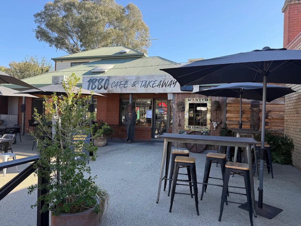 Vibe, 1880 Cafe & Takeaway
