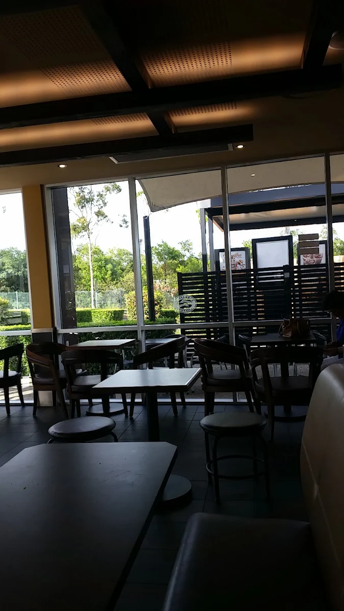 Vibe, Zarraffa's Coffee Helensvale North