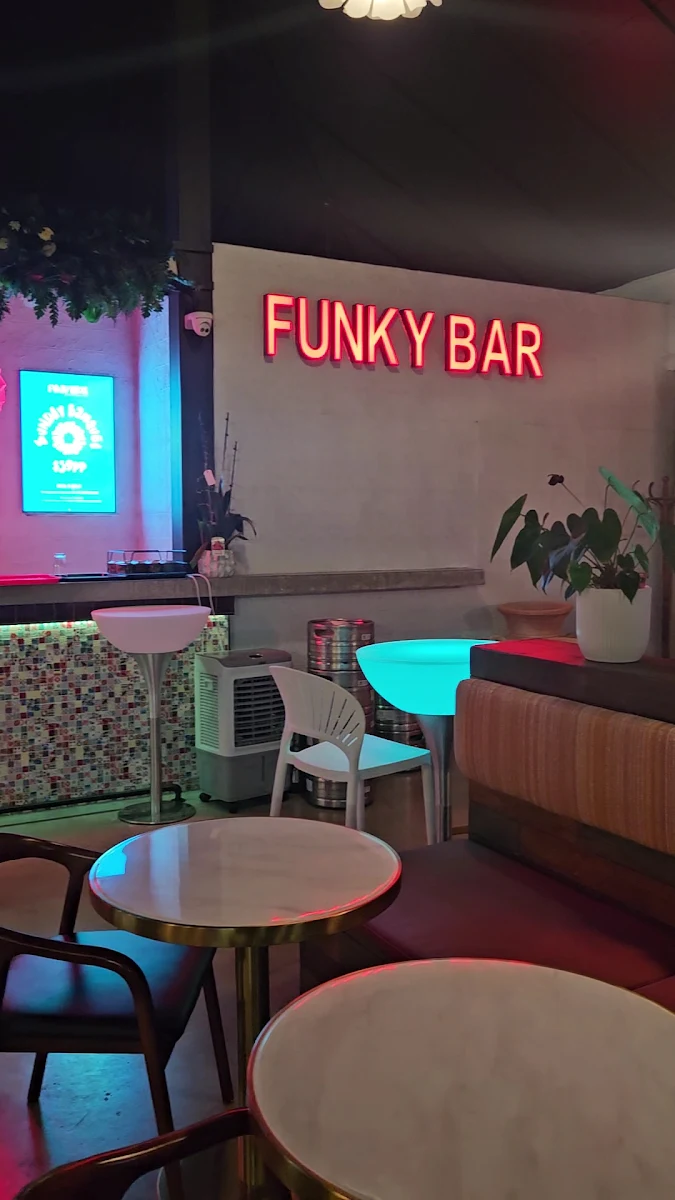 Vibe, Funky Wok