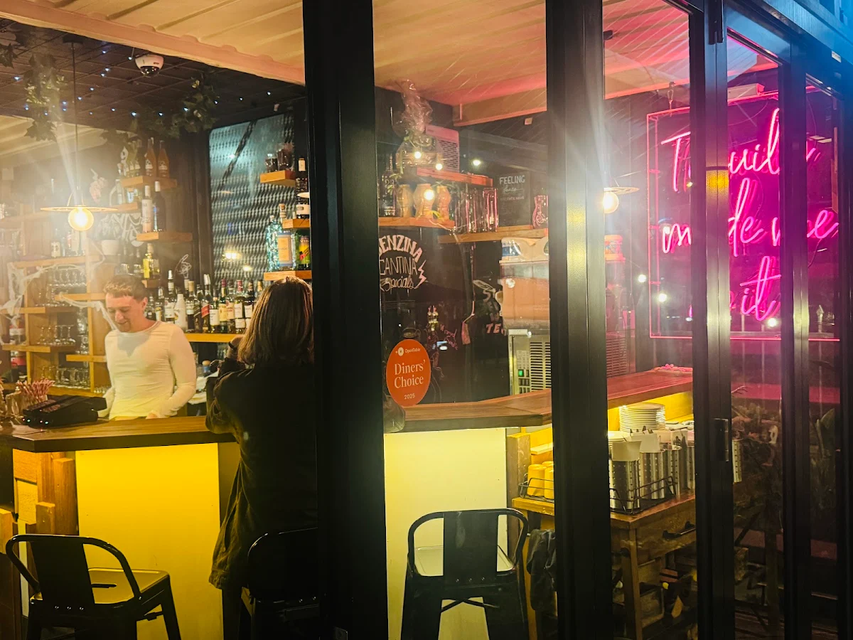 Vibe, Benzina Cantina
