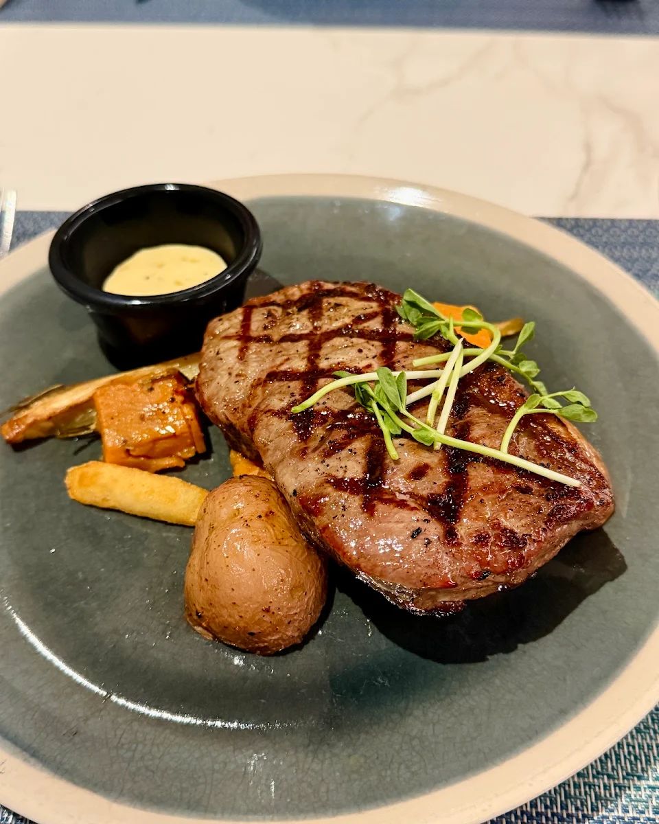 Food & drink, PepperBerry Restaurant