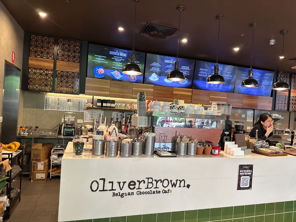 Vibe, Oliver Brown