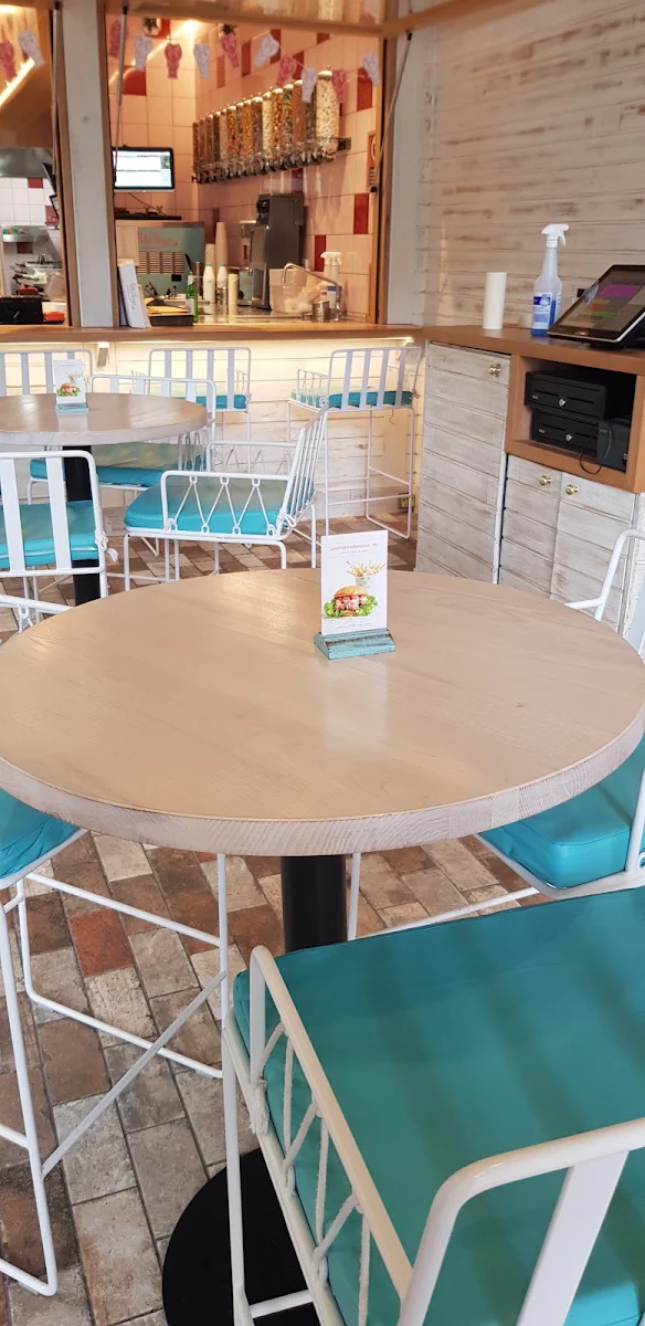 Vibe, Betty's Burgers