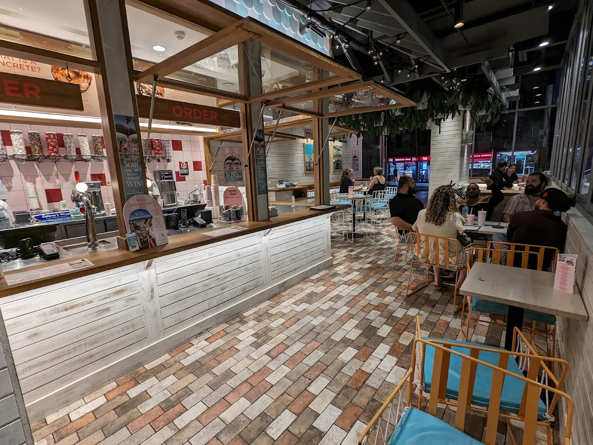 Vibe, Betty's Burgers