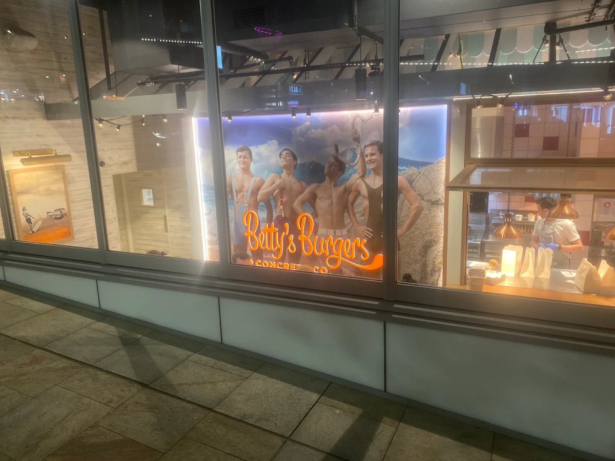 Vibe, Betty's Burgers