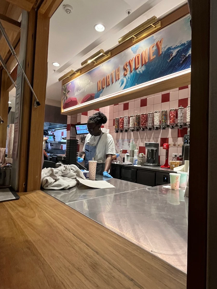 Vibe, Betty's Burgers