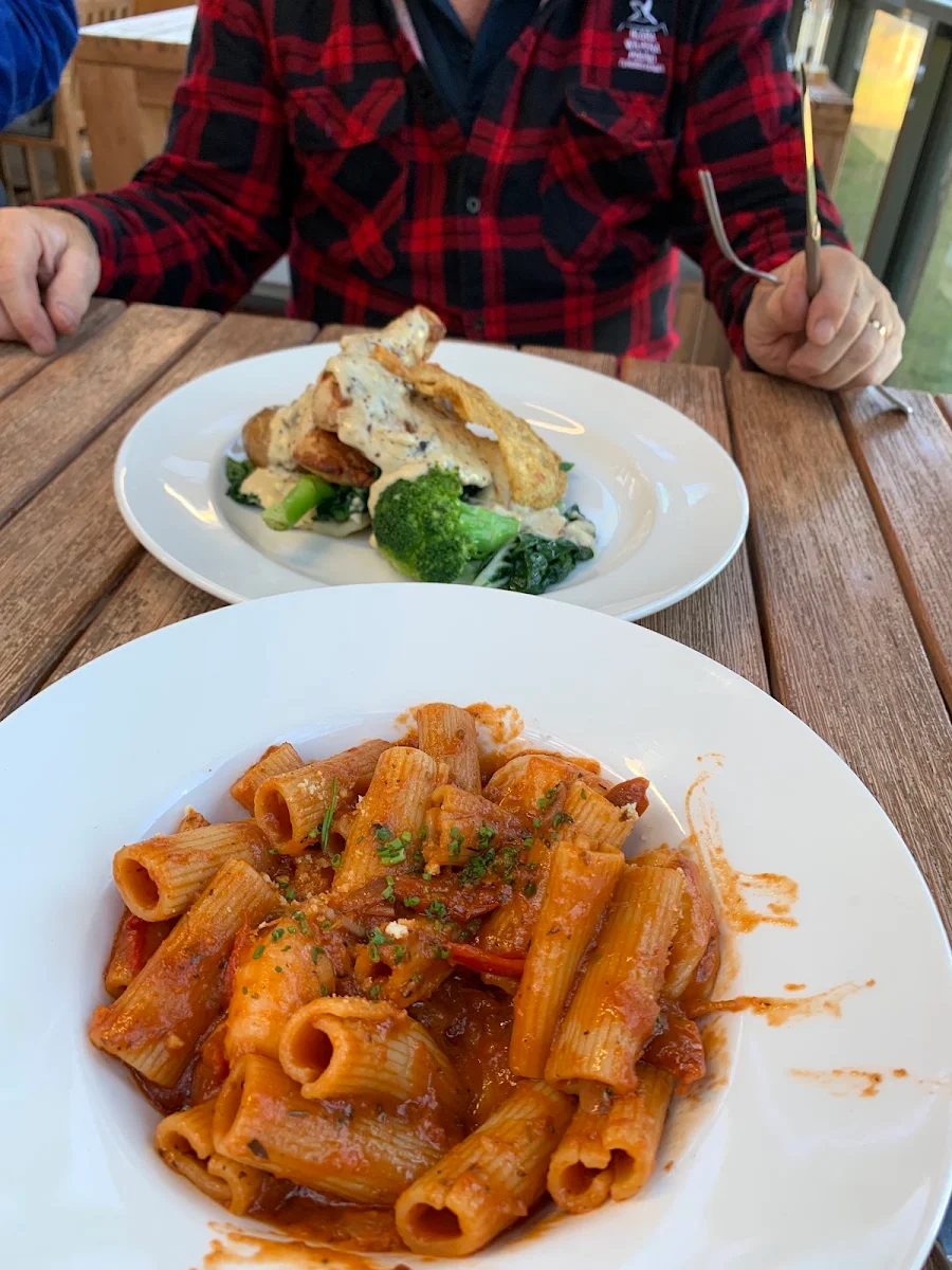 Food & drink, Miena Village