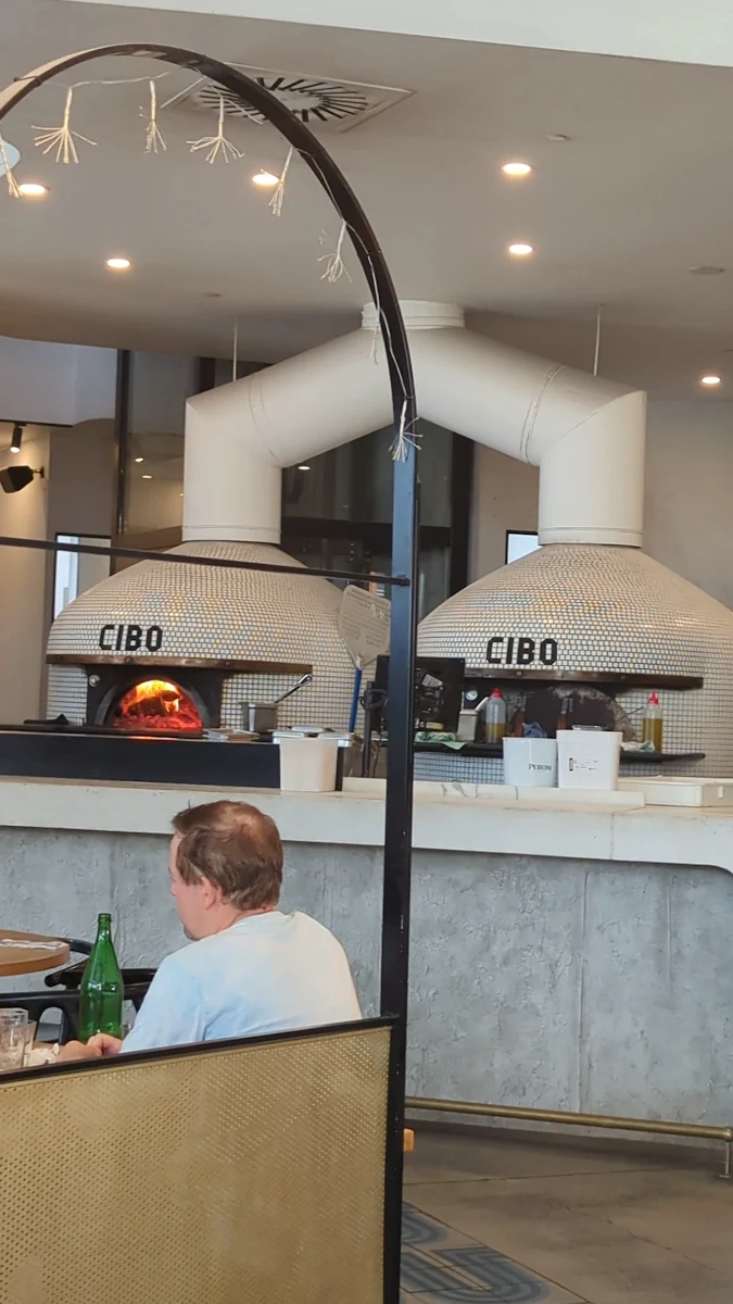 Vibe, Casa Cibo