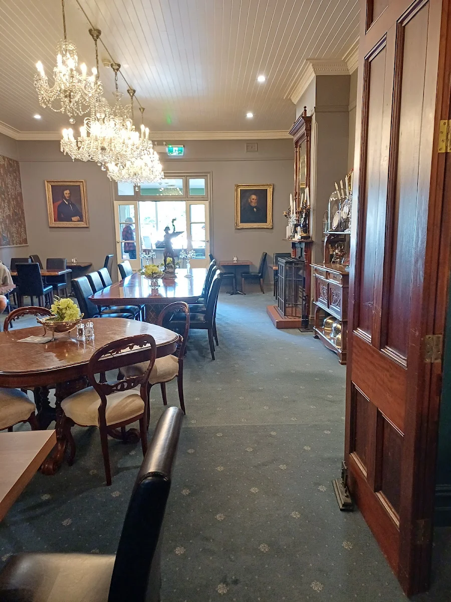 Vibe, Victoria & Albert Cafe