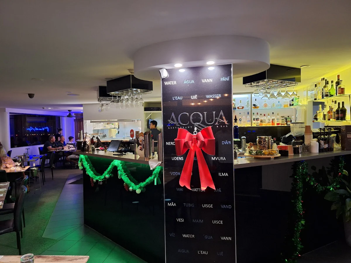 Vibe, Acqua Restaurant & Bar