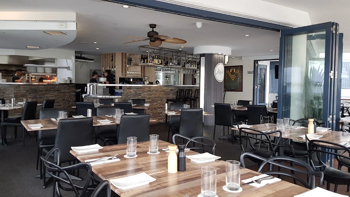 Vibe, Acqua Restaurant & Bar