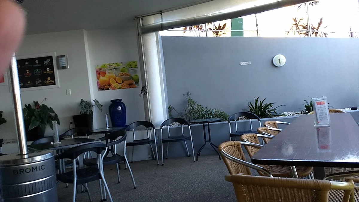 Vibe, Acqua Restaurant & Bar