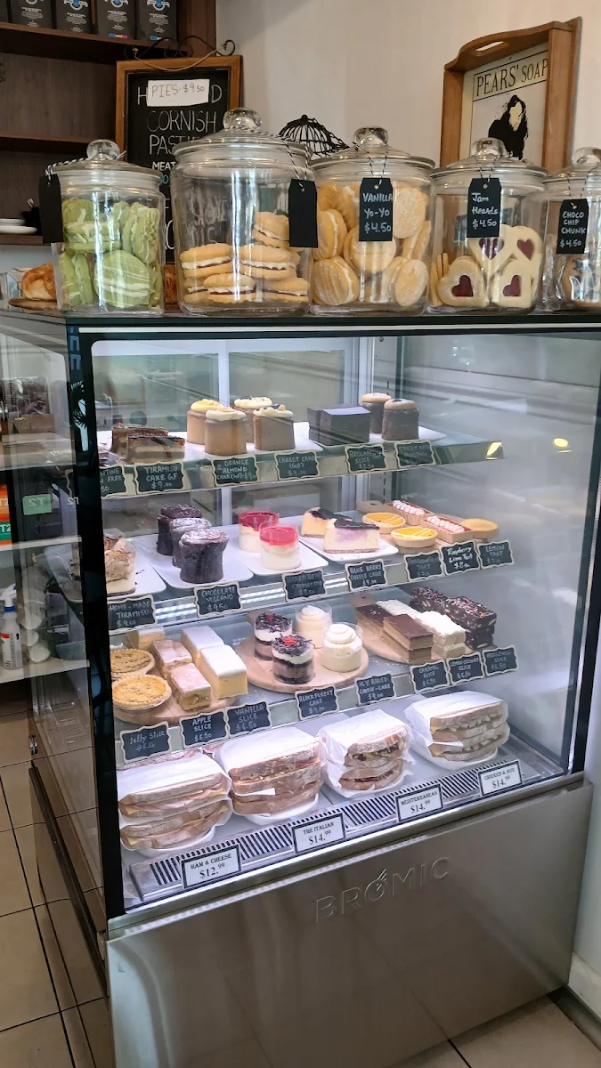 Vibe, Harry’s coffee shop