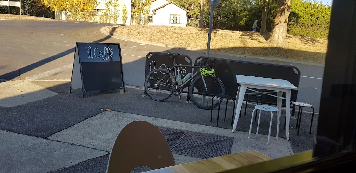 Vibe, Oak & Stone Cafe