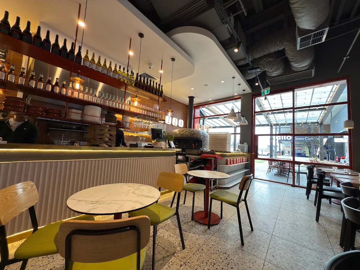 Vibe, Paoletto's Pizza