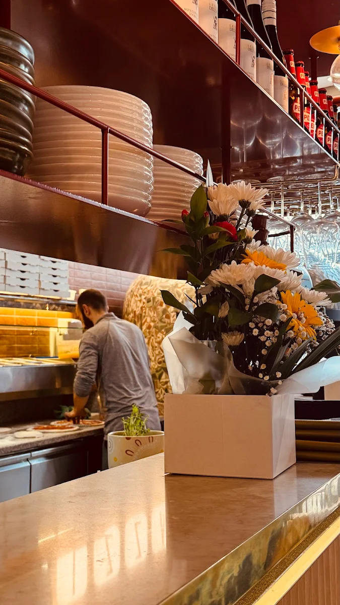 Vibe, Paoletto's Pizza