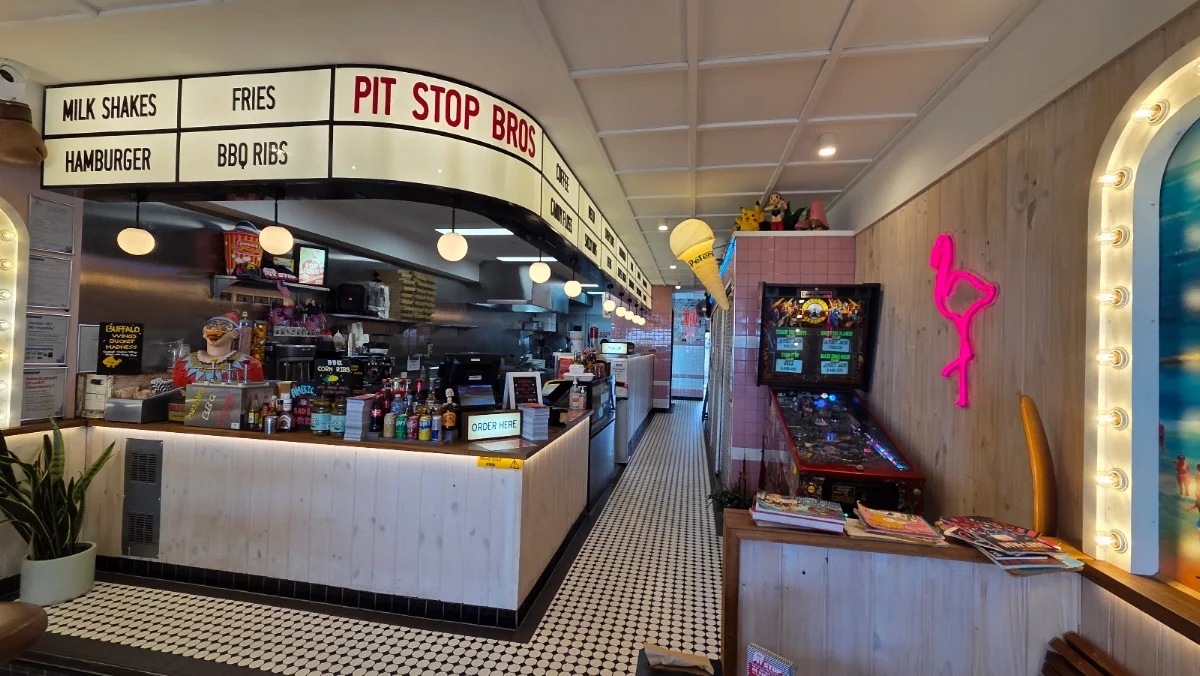Vibe, Pit Stop Bros