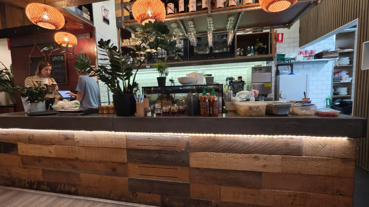Vibe, Viet Corner Eatery