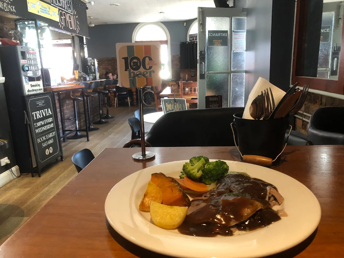 Food & drink, Golden Vine Hotel